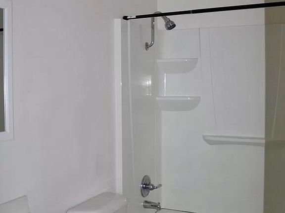 5th image of 1307 Huntington St APT D