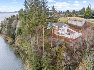 572 Columbia Street, Cathlamet, WA