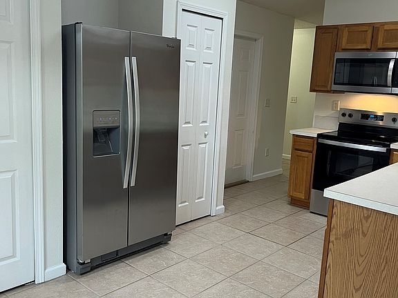 2nd image of 22 Round Mill Ln