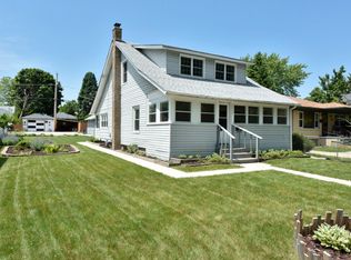 2908 Edina Blvd, Zion, IL 60099