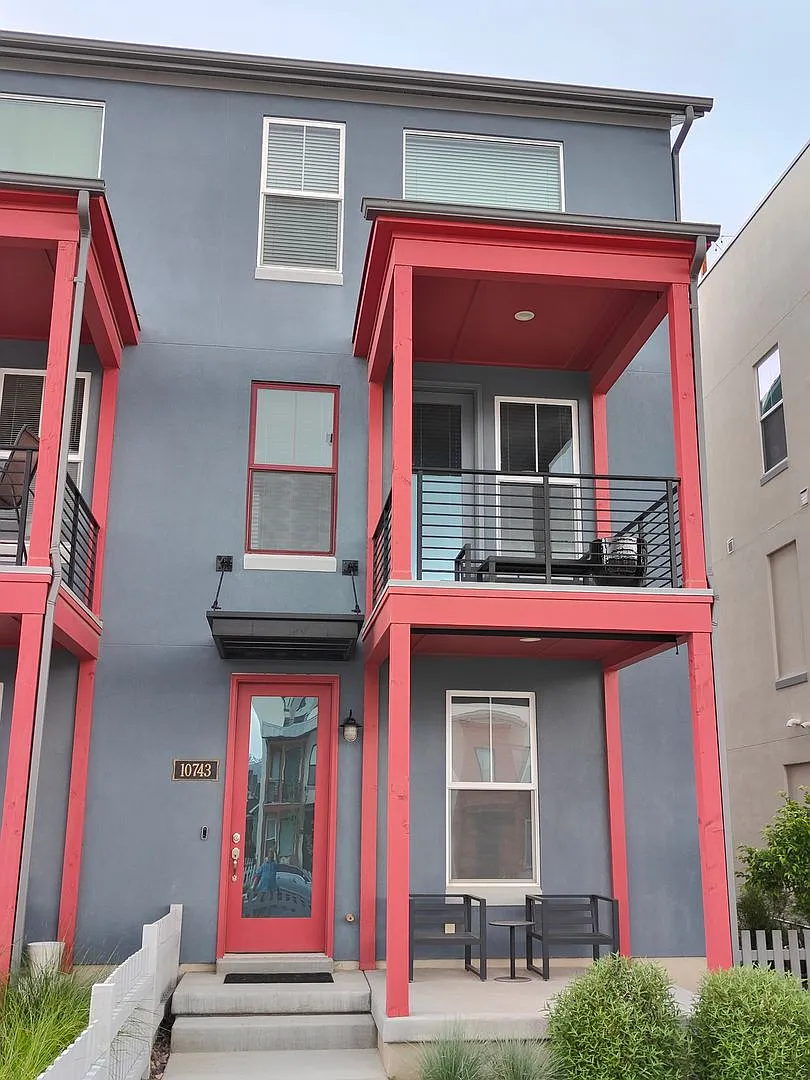 Beautiful 3-Story, 2-Bedroom Condo in Daybreak! — Photo 2