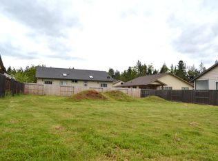 221 Red Cedar Ln, Cave Junction, OR 97523