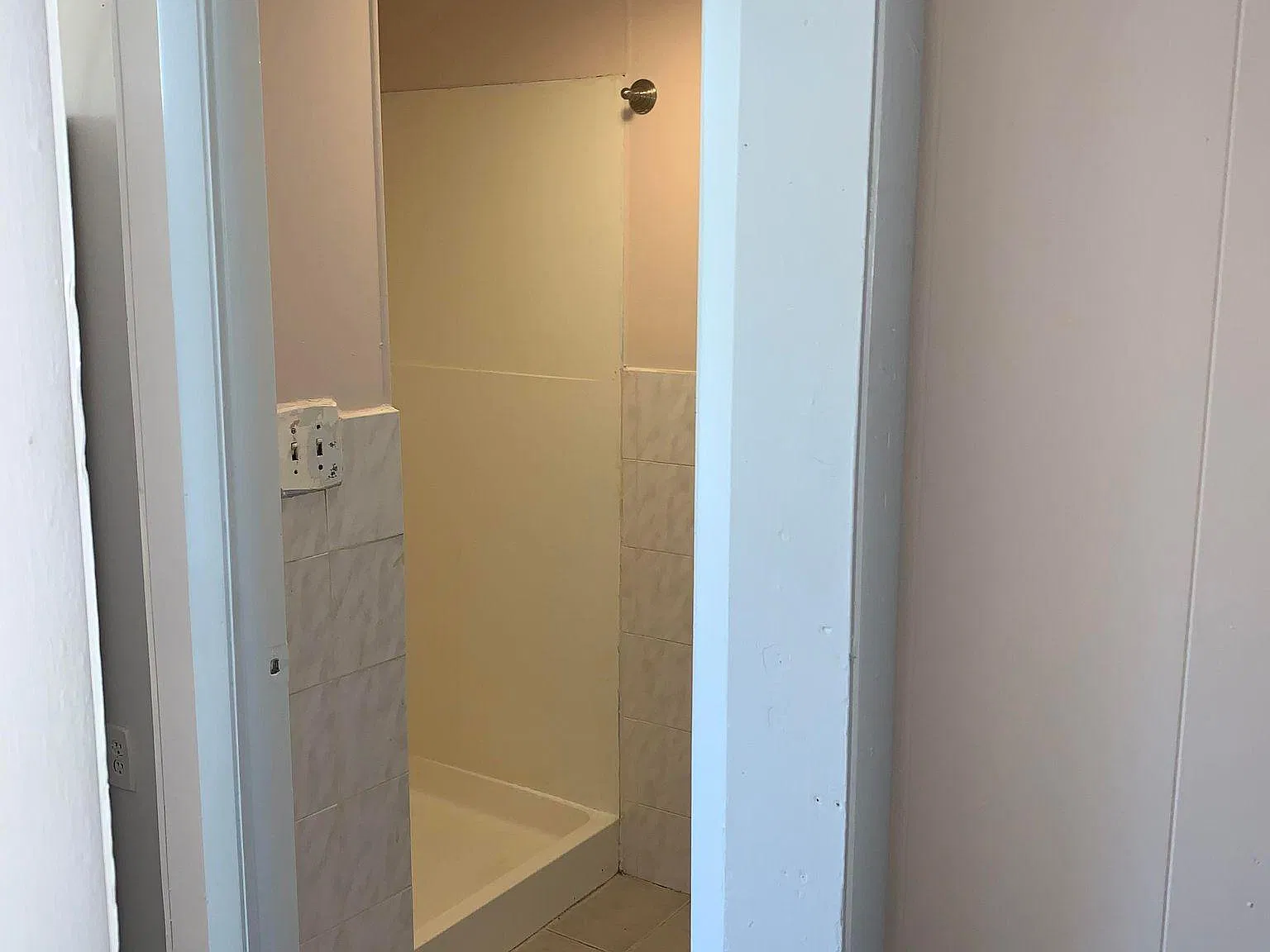 1 bed, 894 sqft, $1,400 — Photo 4