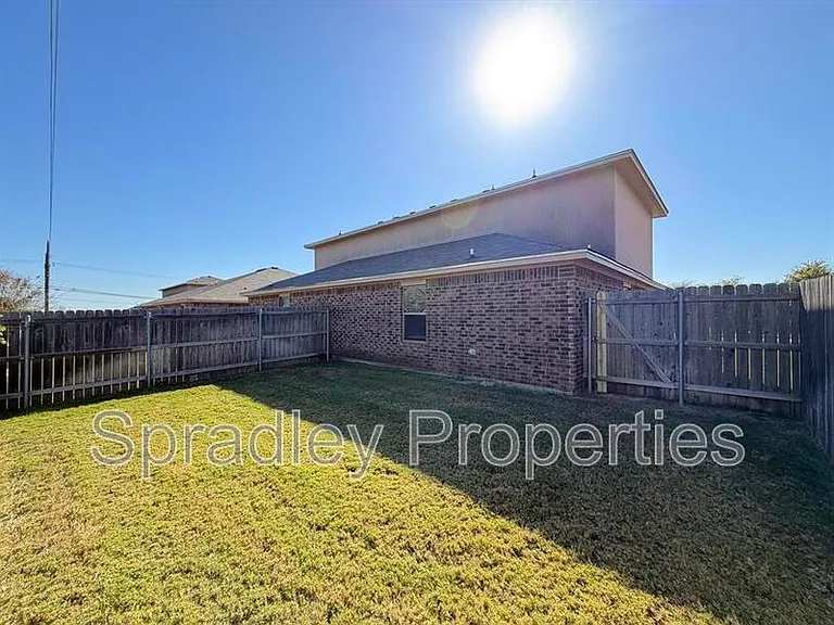 642 Laila Ln — Photo 21