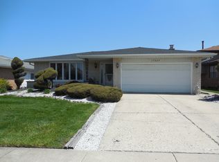 17637 Oakwood Ave, Country Club Hills, IL
