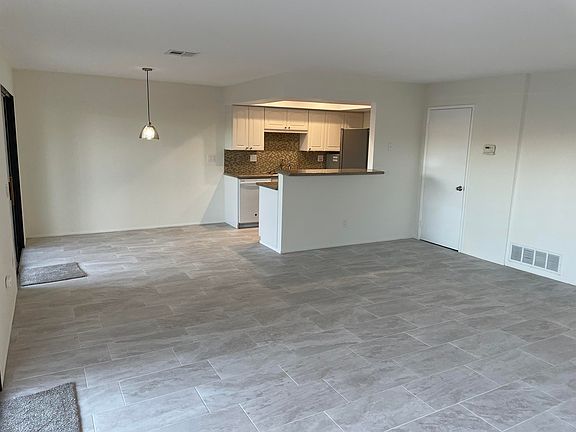 5th image of 33555 Date Palm Dr APT D
