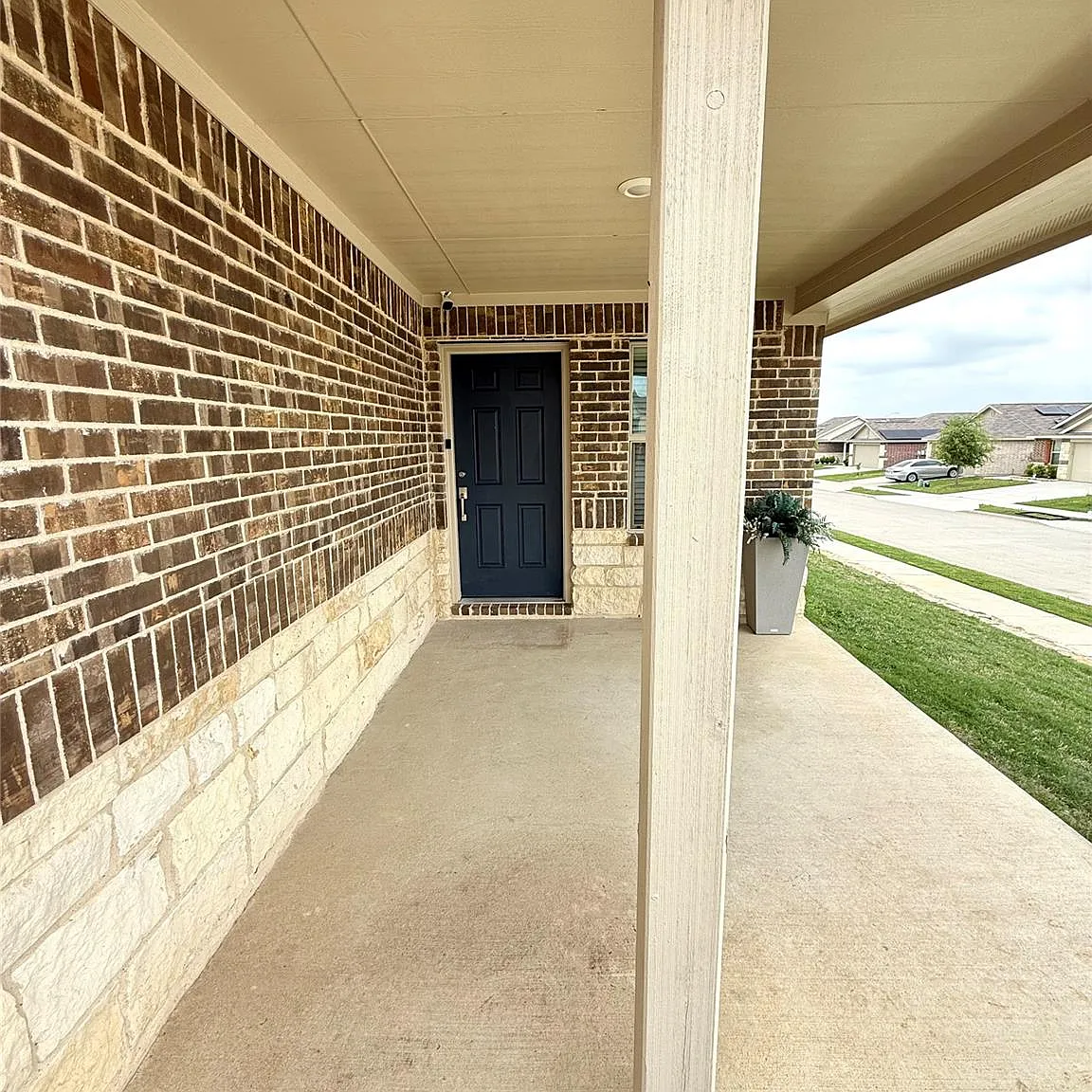 3 bed, 1470 sqft, $2,000 — Photo 3
