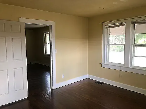 3739 S Tacoma Ave — Photo 8