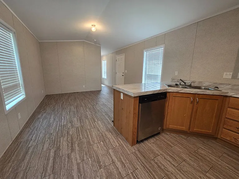 2238 E Maywood St — Photo 3