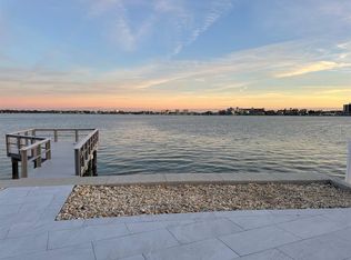 11005 8th St E, Treasure Island, FL 33706