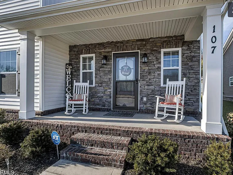 107 W Rarity Ridge Pkwy — Photo 2
