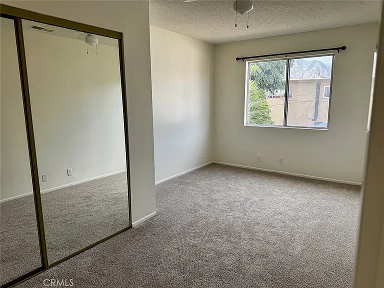 920 N Alameda Ave — Photo 8
