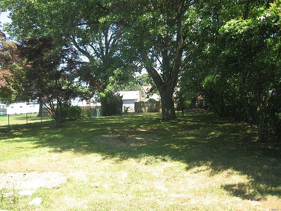 4th image of 148 Pearsall Ave
