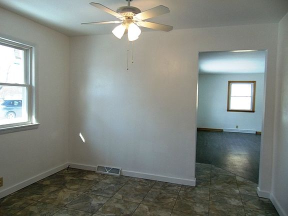 4th image of 719 N 10th Ave