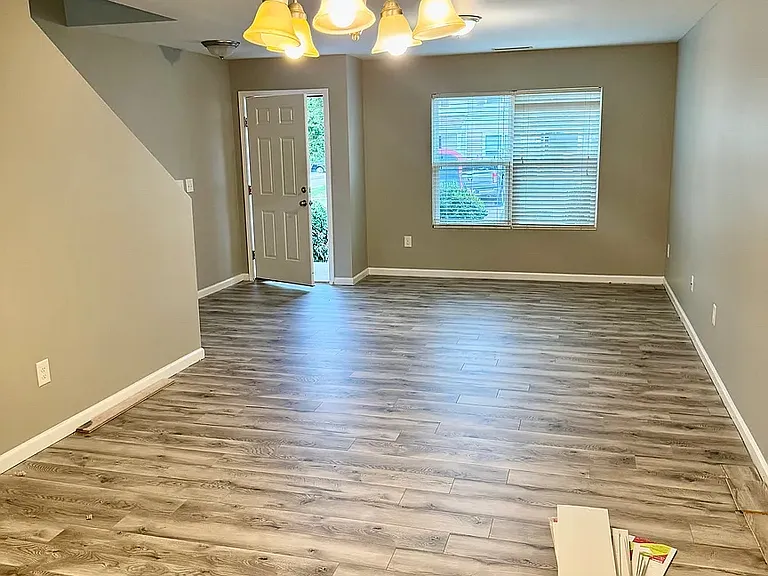 3902 Swinton St — Photo 2