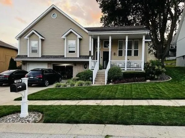 3324 Gateway Dr, Independence, MO 64057