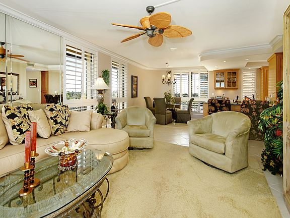 3rd image of 4005 Gulf Shore Blvd N APT 401