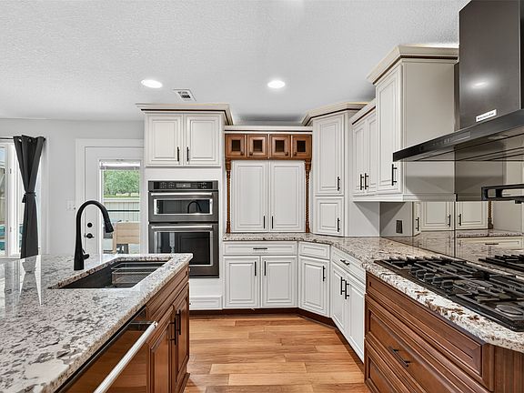 3rd image of 86127 Timber Ridge St