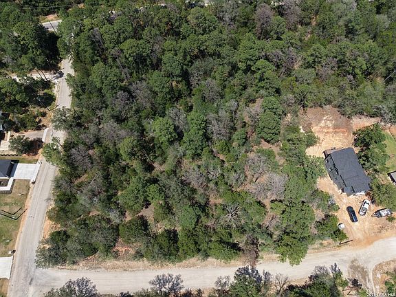 2nd image of 127 & 133 Lamaloa Ln LOT 1080