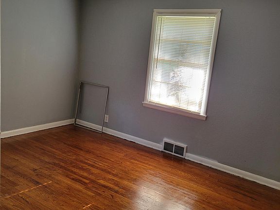 3rd image of 6101 Bellefontaine Ave