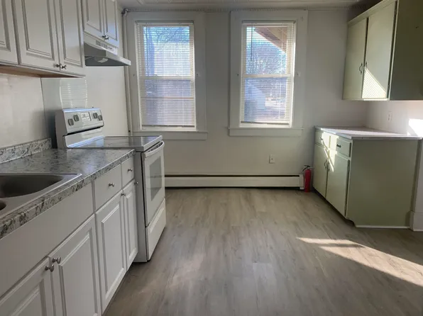 22 South St, Somersworth, NH 03878