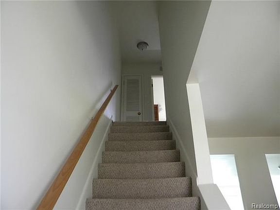 2nd image of 2617 Kingstowne Dr #9