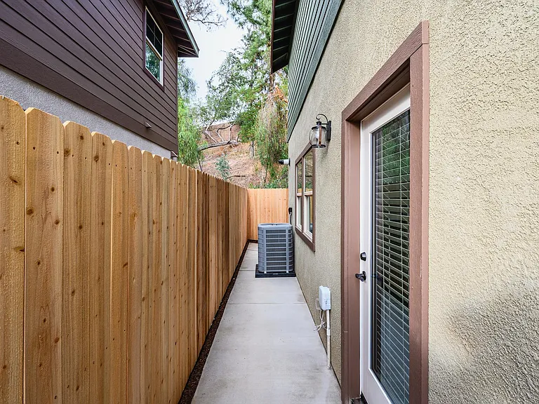 915 E Central Ave #2 — Photo 18