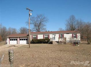 10860 Lincoln Lake Ave NE, Greenville, MI 48838