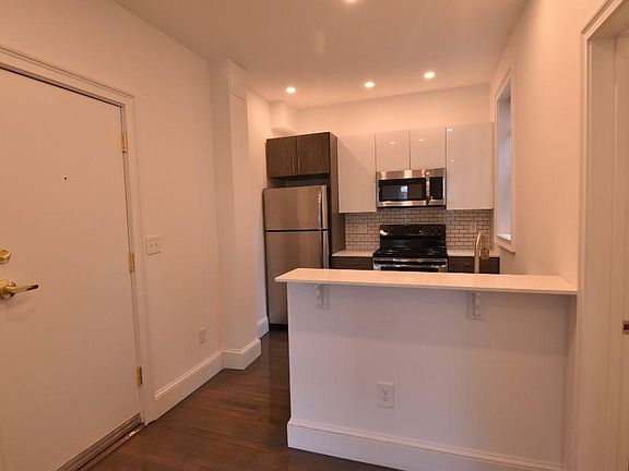 2nd image of 120 Peterborough St #Epmggyp8r