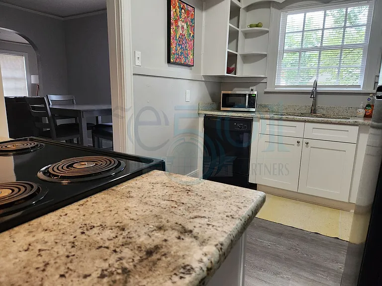 300 S Valentine St #1 — Photo 9