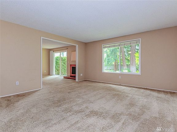 3rd image of 711 NE 132nd Ave