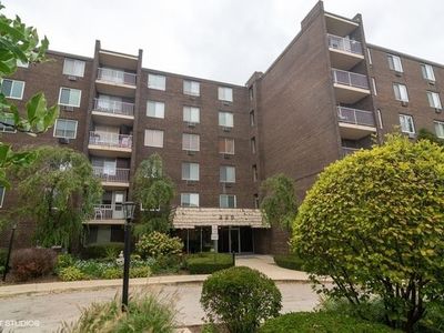 225 S Rohlwing Rd UNIT 601, Palatine, IL, 60074