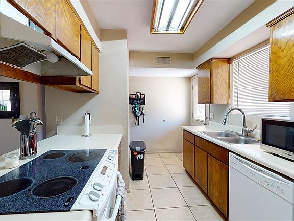 5th image of 651 E 24th St APT 12