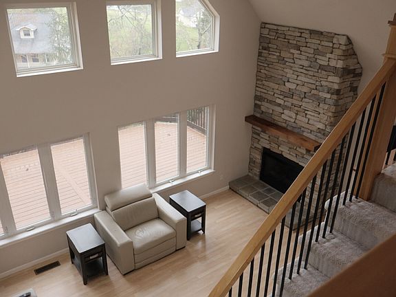 4th image of 13 Arborwood Trl