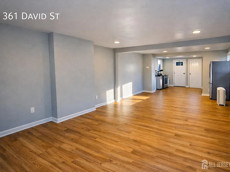 361 David St — Photo 3