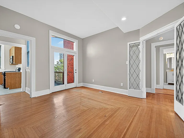 2400 Grandview Ave — Photo 12