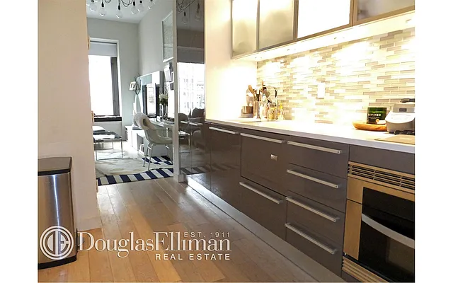 Rented by Douglas Elliman | media 22