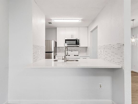 3rd image of 9611 Bear Paw Trl APT A