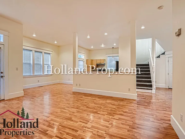 3228 SE Filbert St — Photo 7
