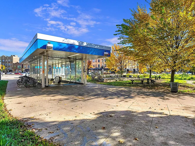 2516 N. Kedzie LP — Photo 6