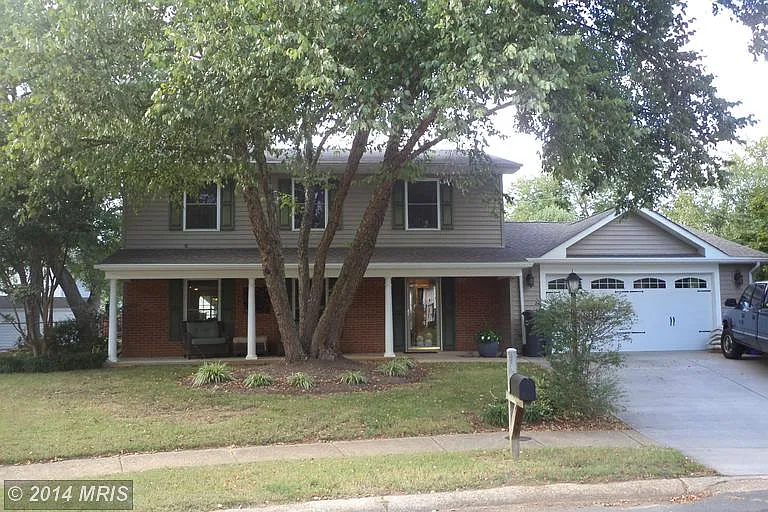 1100 Clinton Ct photo 1