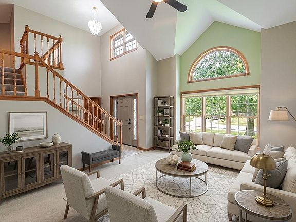 2nd image of 300 Sandpiper Dr