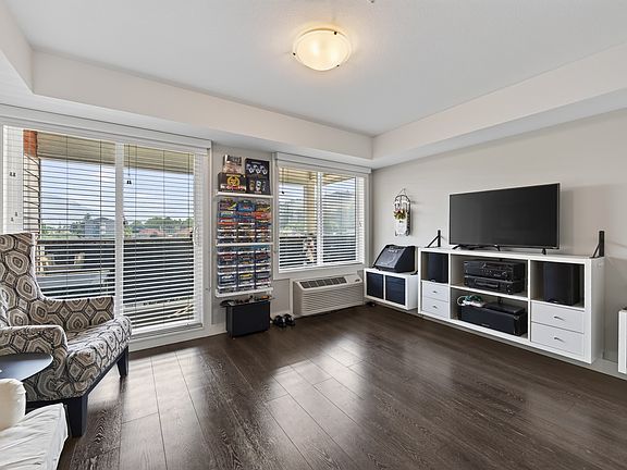3rd image of 5170 Dallas Dr #322