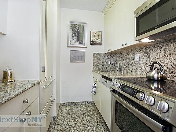 5th image of 300 E 54th St APT 18F