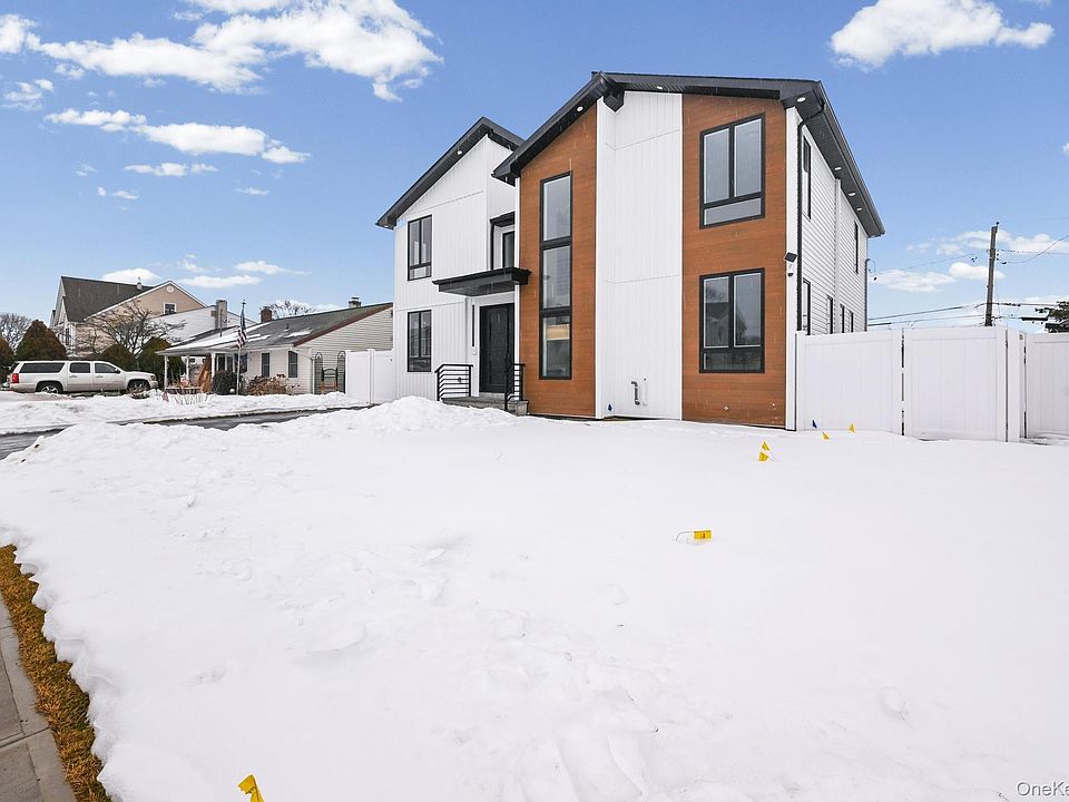 1st image of 14 Hoover Lane