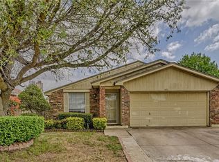 645 Blueberry Hill Ln, Mansfield, TX 76063