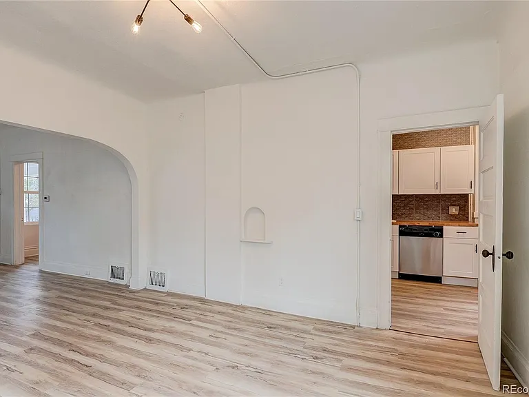 1036 W 9th Ave — Photo 9