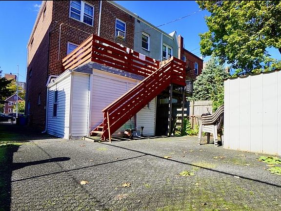 4th image of 2310 Matthews Ave Floor 1