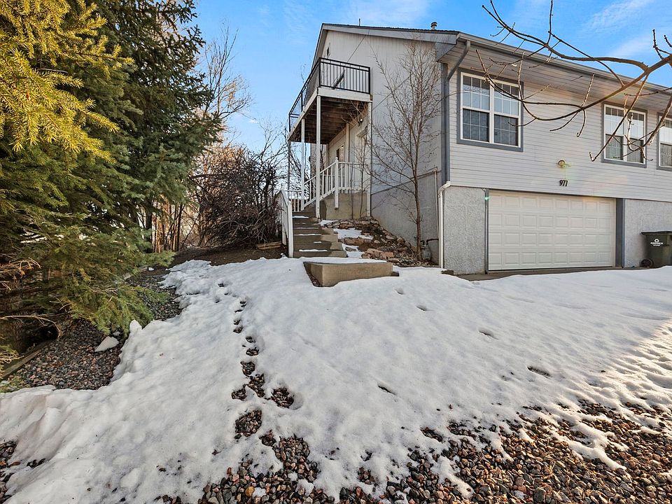 1st image of 977 Columbine Ave
