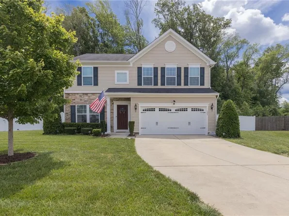 304 Michael Selby Dr, Hampton, VA 23666